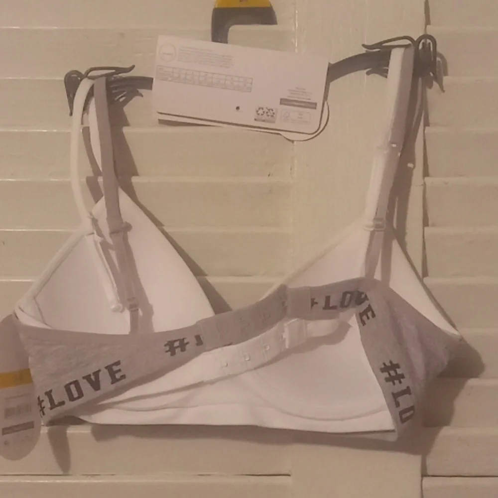 NWT☆ Girls Tshirt Bra